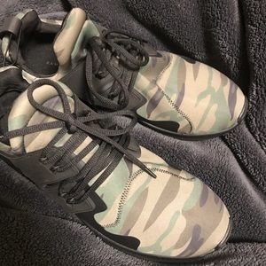 Men’s Zara sneakers